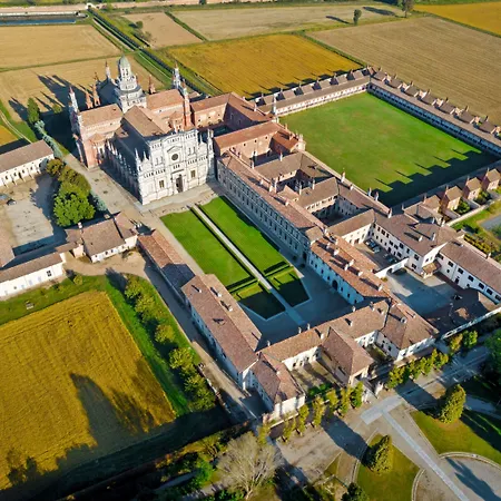 Arnaboldi Palace
