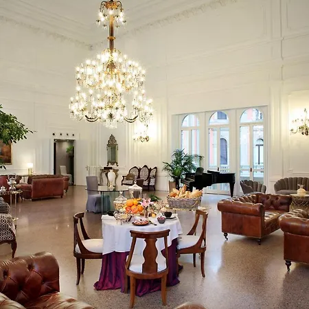 לינה וארוחת בוקר Arnaboldi Palace